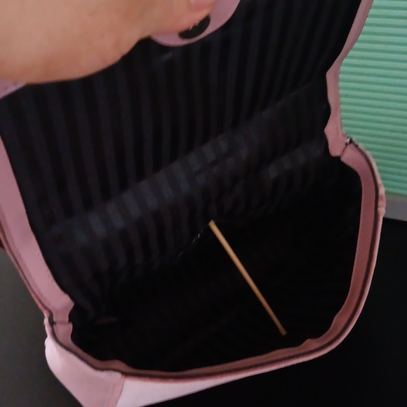 Nwt Victoria's Scret Pink Velvet Purse with Chain Strap - Picture 2 of 8